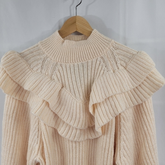 H&M Flounce Ruffle Sweater Blogger Fave - Picture 10 of 10
